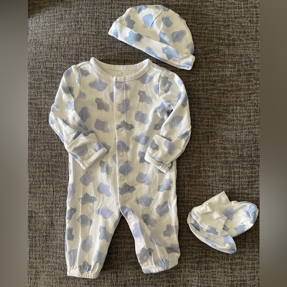 Carter’s pajamas or nightgown w/socks and hat